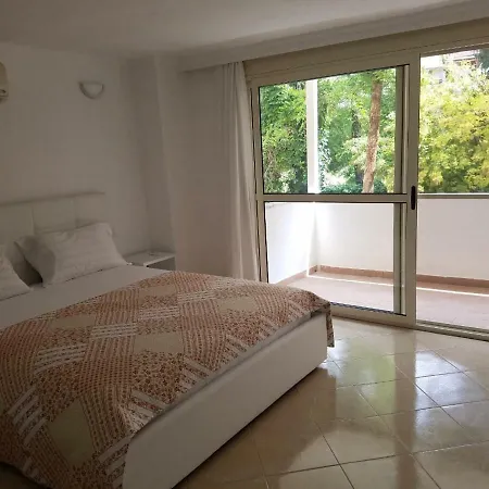 Luxury Duplex Armand Durres ゴーレム